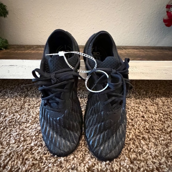 Women UA Magnetico Elite 3 FG Soccer Cleats Black, Sz 6, NEW, MSRP $225 - Picture 2 of 8